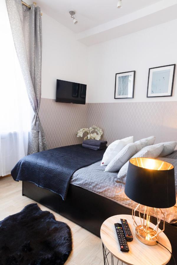 Clicktheflat Szkolna Palace Of Culture Apart Rooms Warsaw Ngoại thất bức ảnh