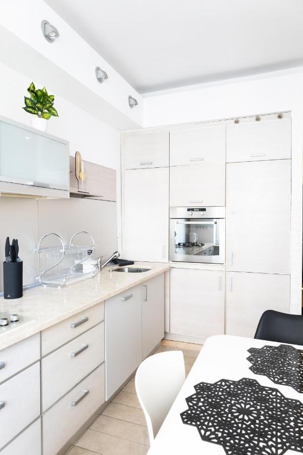 Clicktheflat Szkolna Palace Of Culture Apart Rooms Warsaw Ngoại thất bức ảnh