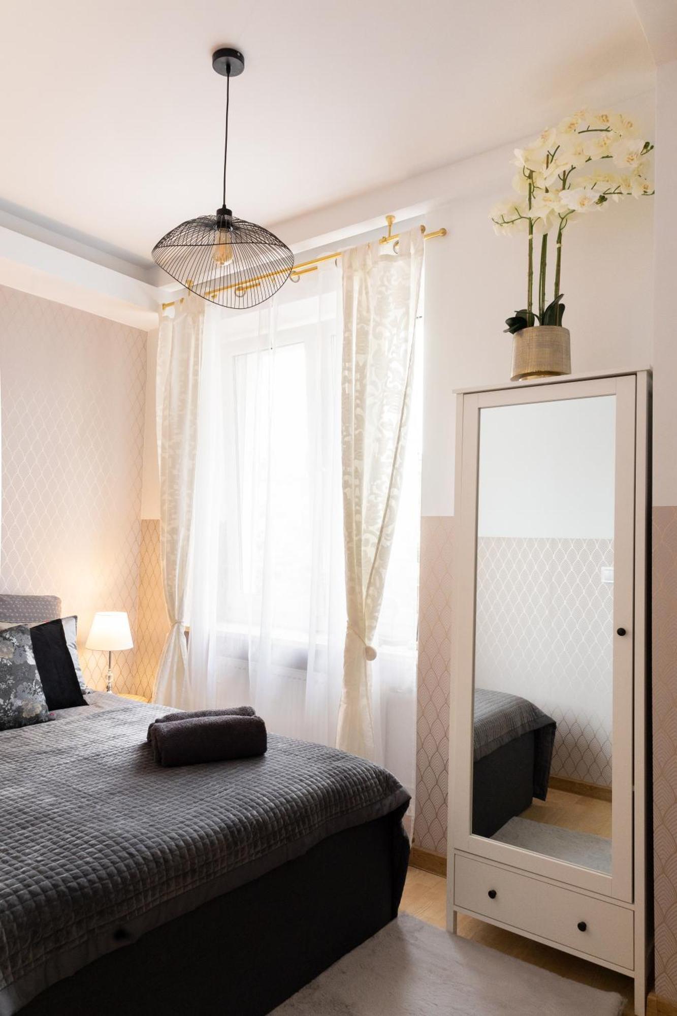 Clicktheflat Szkolna Palace Of Culture Apart Rooms Warsaw Phòng bức ảnh