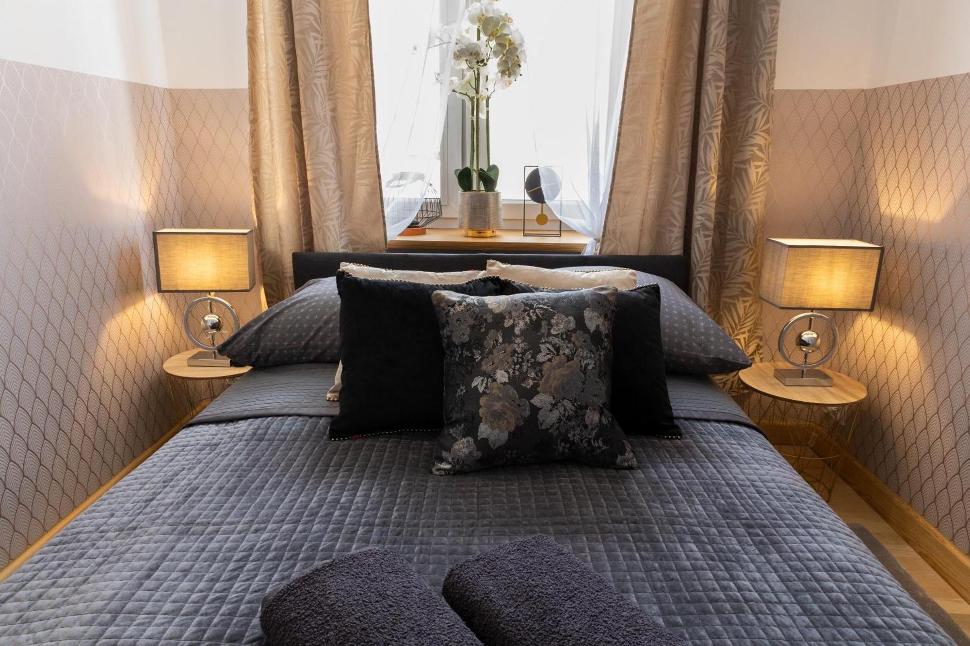 Clicktheflat Szkolna Palace Of Culture Apart Rooms Warsaw Phòng bức ảnh